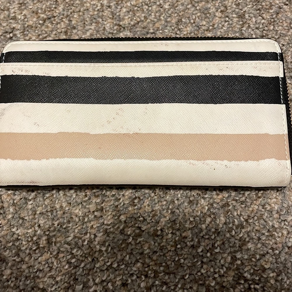 Authentic Kate Spade Wallet - Picture 7 of 10